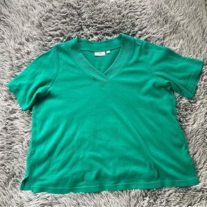 Quacker Factory XL Vibrant Green Top V-Neck